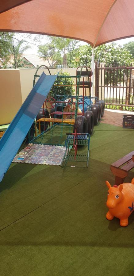 Africas Eden Guesthouse Mookgophong ภายนอก รูปภาพ