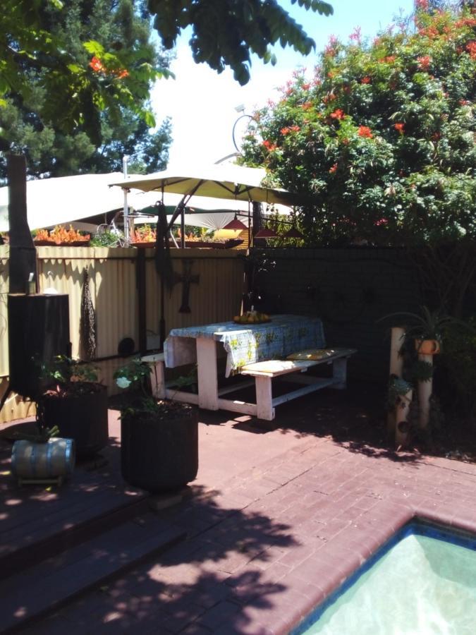 Africas Eden Guesthouse Mookgophong ภายนอก รูปภาพ