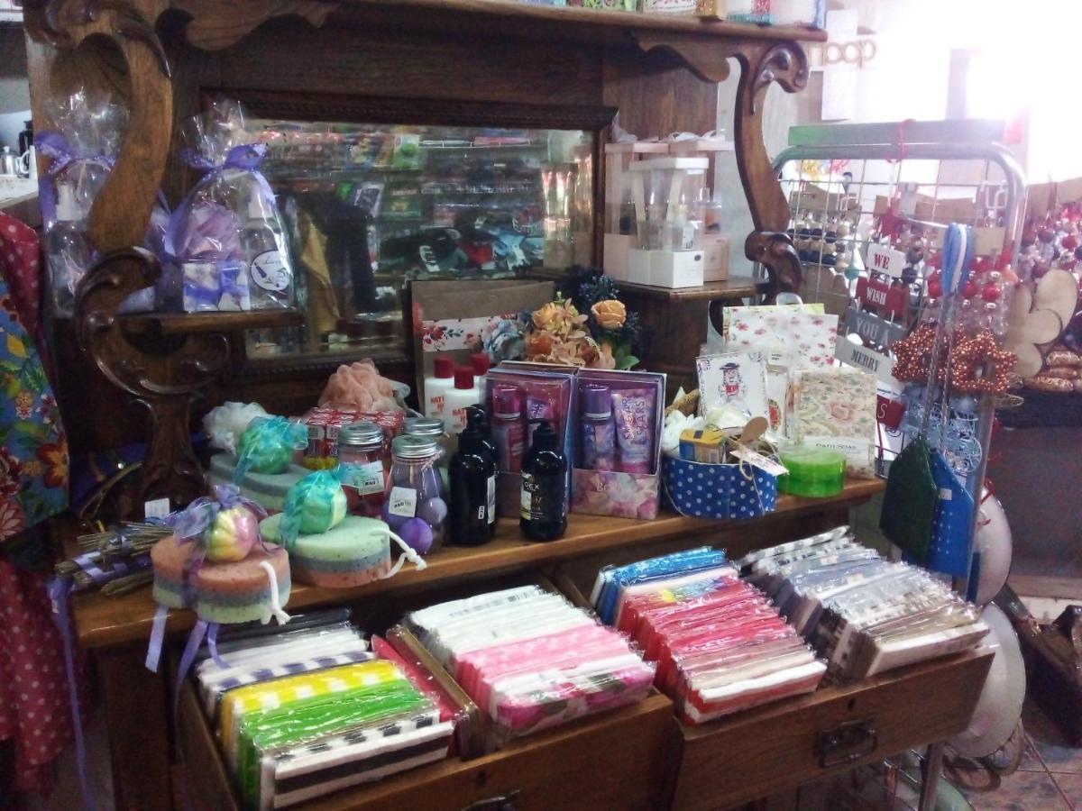 Africas Eden Guesthouse Mookgophong ภายนอก รูปภาพ