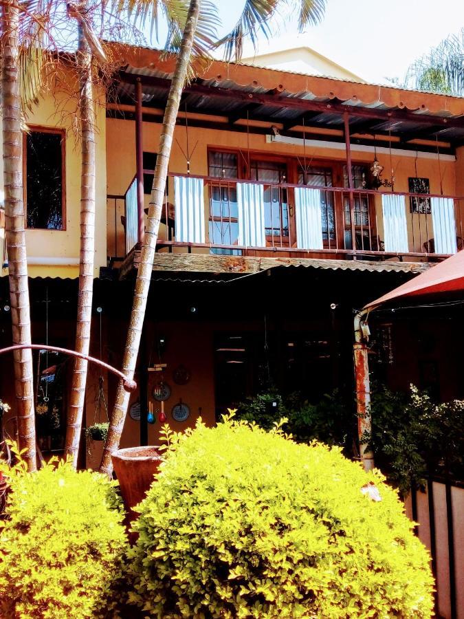 Africas Eden Guesthouse Mookgophong ภายนอก รูปภาพ