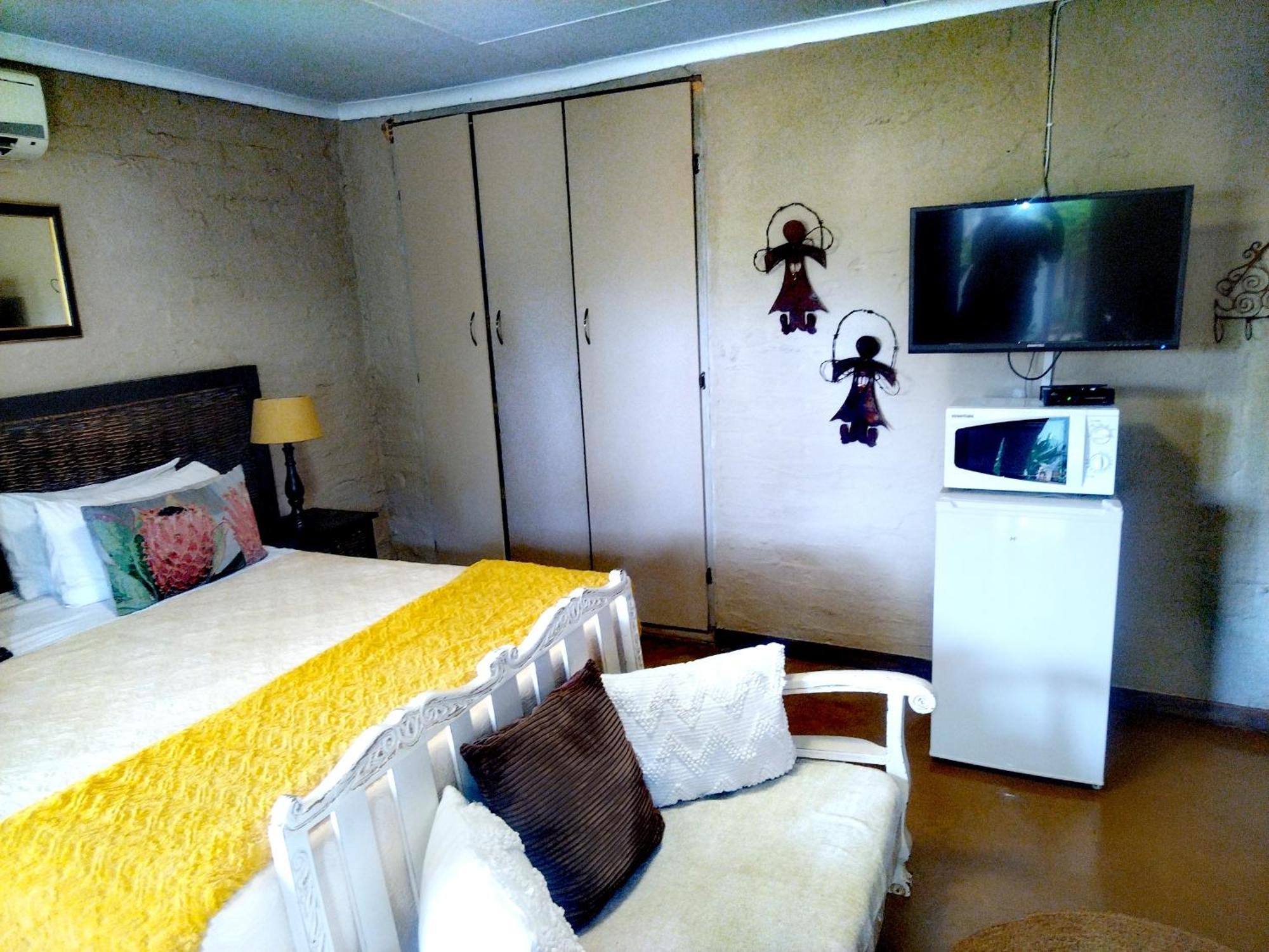 Africas Eden Guesthouse Mookgophong ภายนอก รูปภาพ