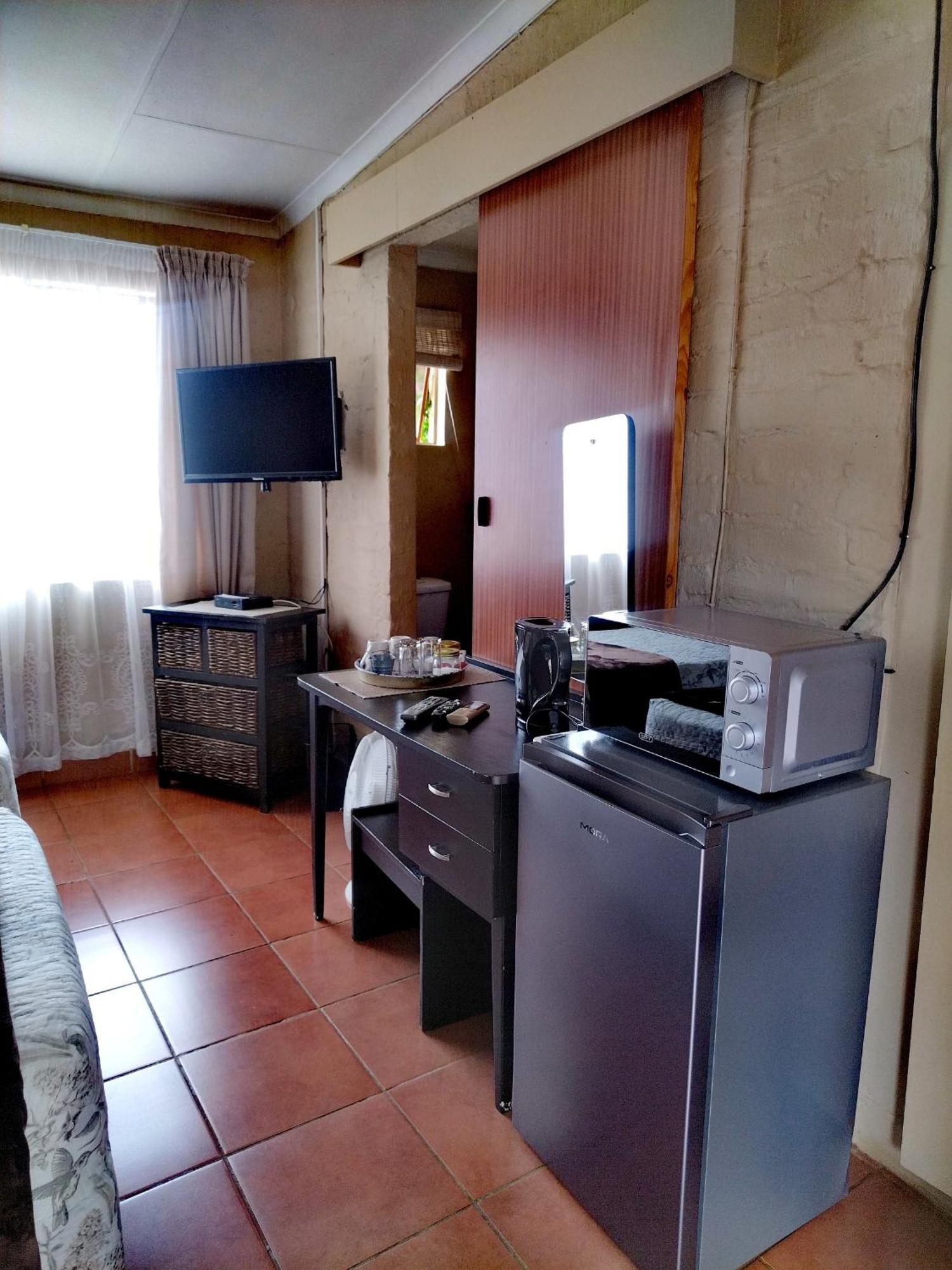 Africas Eden Guesthouse Mookgophong ภายนอก รูปภาพ