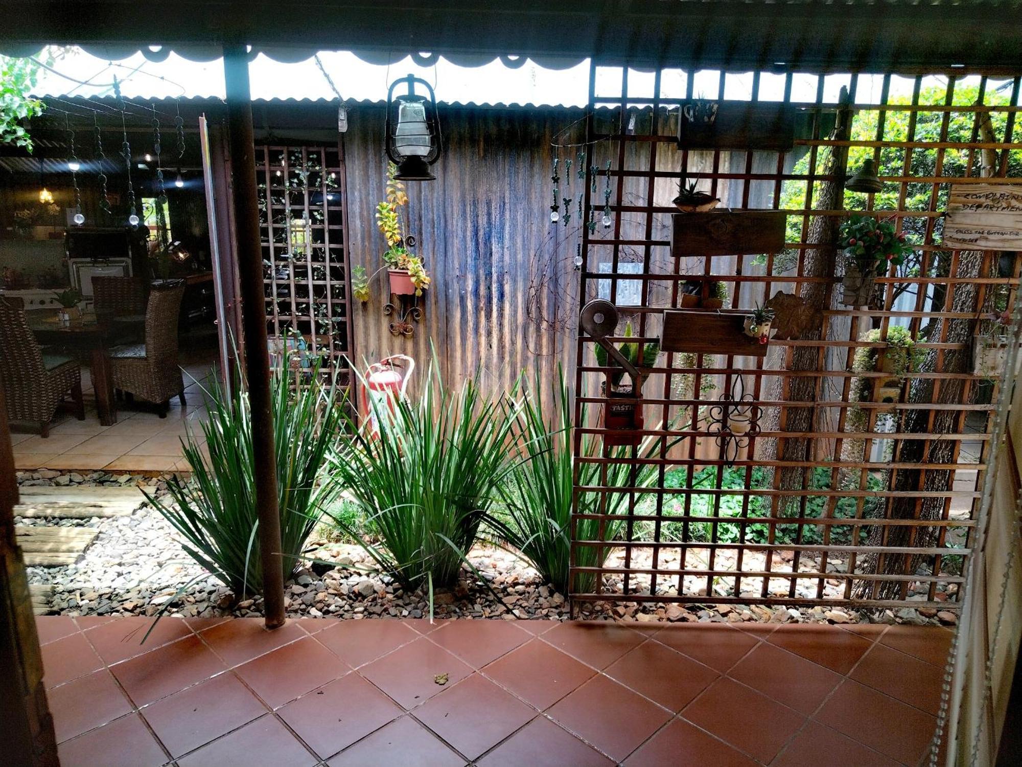 Africas Eden Guesthouse Mookgophong ภายนอก รูปภาพ