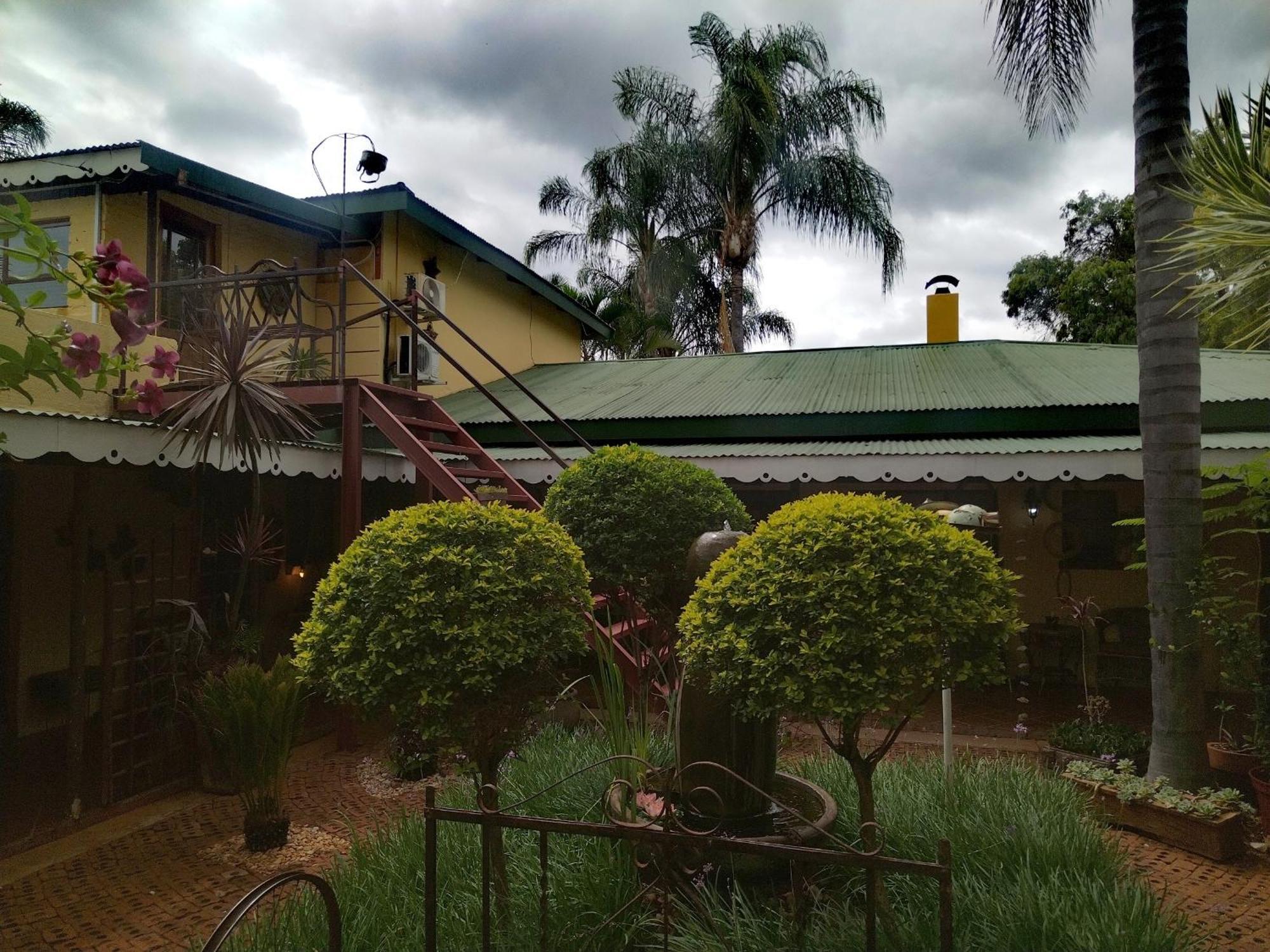 Africas Eden Guesthouse Mookgophong ภายนอก รูปภาพ