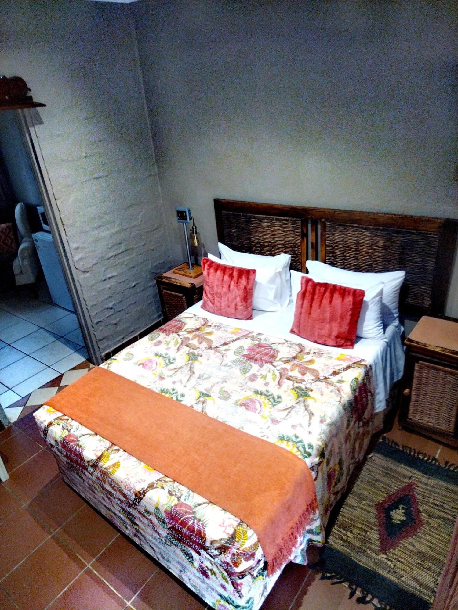Africas Eden Guesthouse Mookgophong ภายนอก รูปภาพ