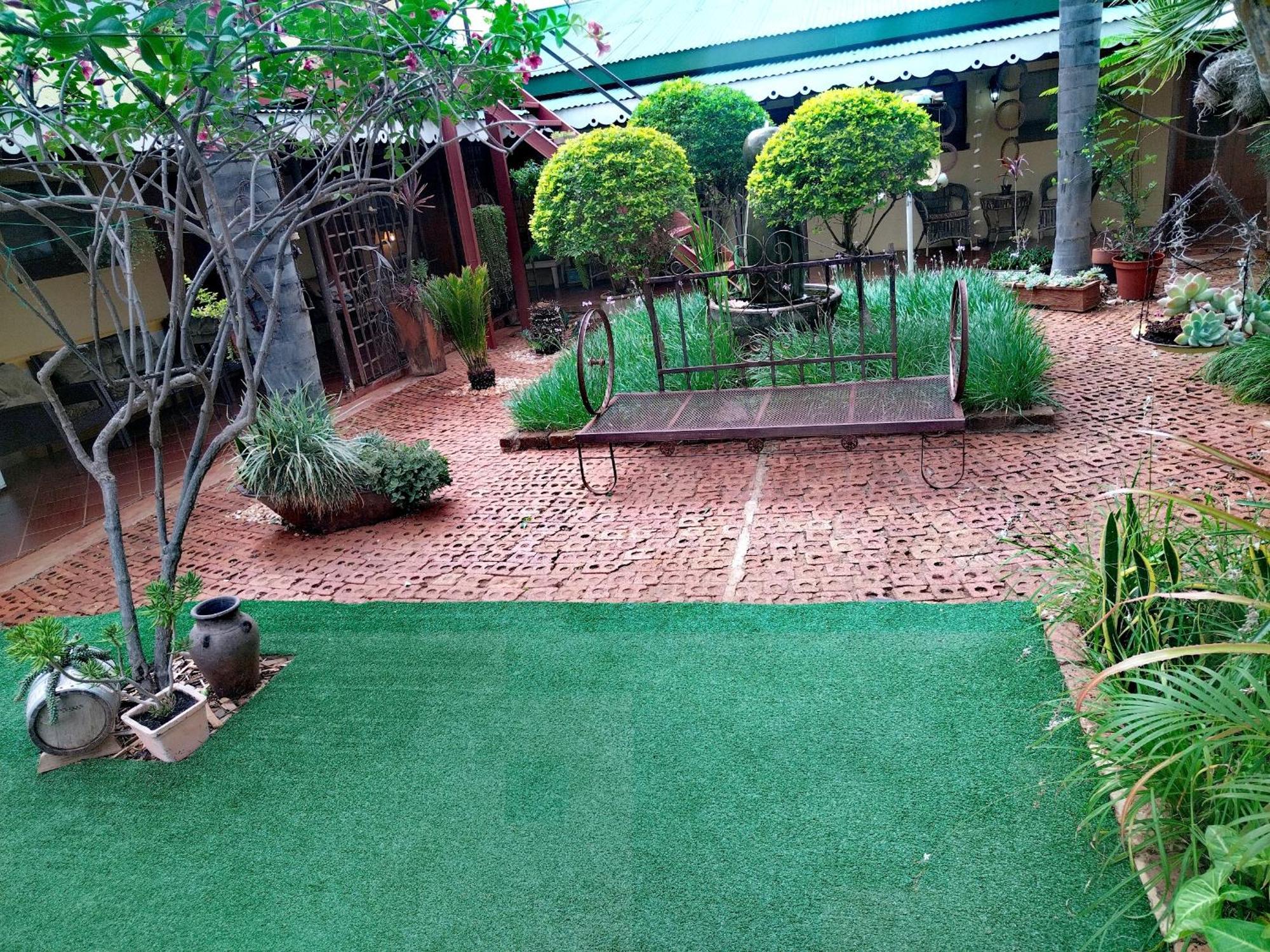 Africas Eden Guesthouse Mookgophong ภายนอก รูปภาพ