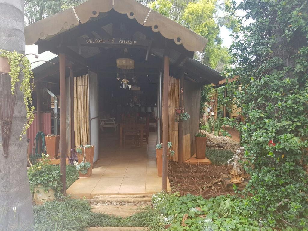 Africas Eden Guesthouse Mookgophong ภายนอก รูปภาพ