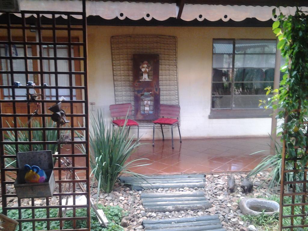 Africas Eden Guesthouse Mookgophong ภายนอก รูปภาพ